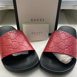 Gucci Hibiscus red leather slide
